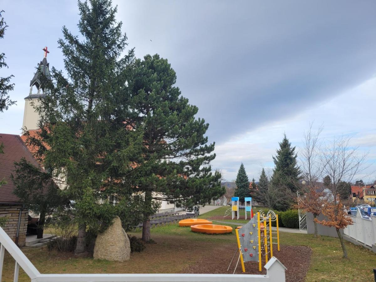 Apartament Nina Jelenia Gora Bagian luar foto