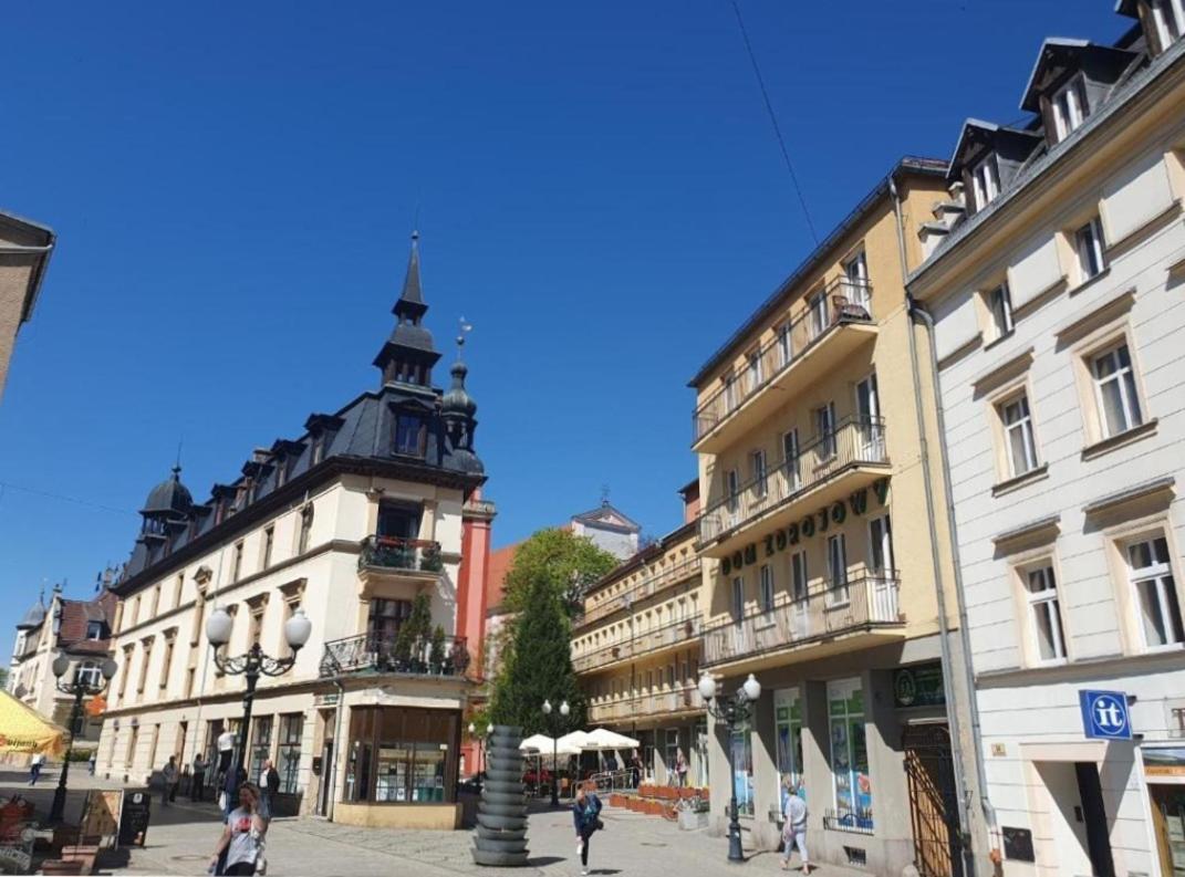 Apartament Nina Jelenia Gora Bagian luar foto
